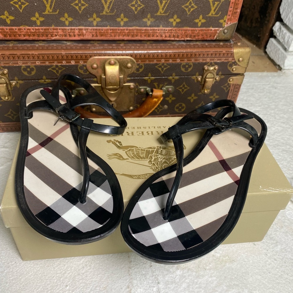 Burberry Women’s Jelly Thong Sandle